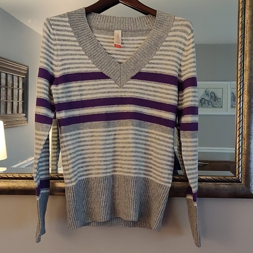 NWT V Neck Sweater